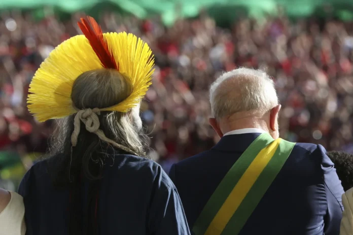 cacique-raoni-pedira-a-lula-para-nao-explorar-petroleo-na-amazonia