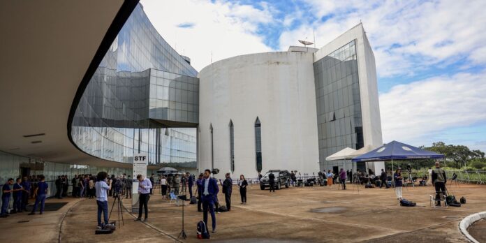 stf-retoma-julgamento-de-denuncia-de-golpe-contra-bolsonaro,-acompanhe