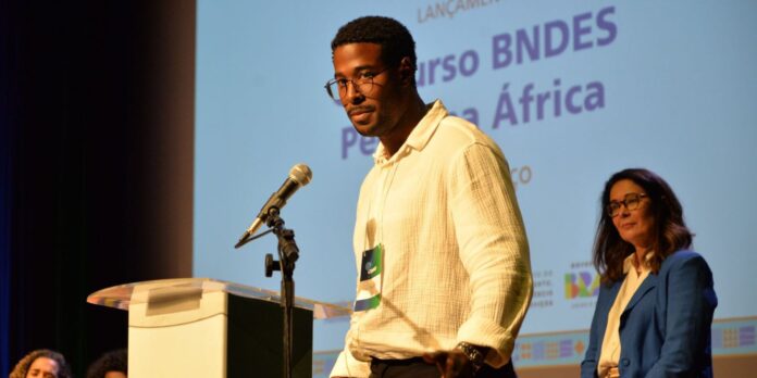 arquiteto-negro-1o-colocado-geral-no-bndes-defende-cota-em-concursos