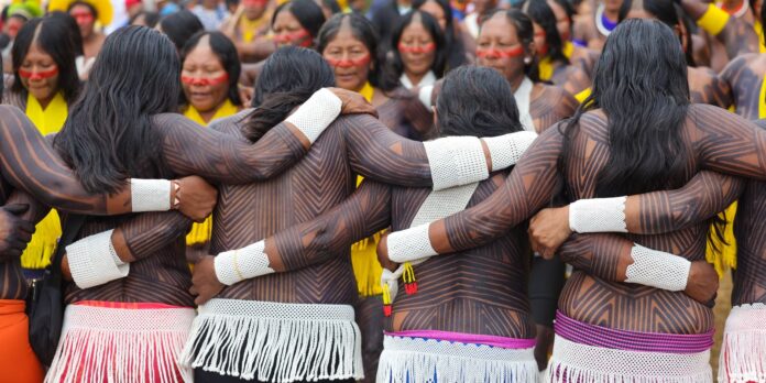 acampamento-terra-livre-debate-democracia-e-direitos-indigenas