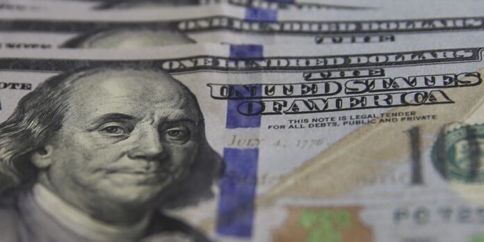dolar-cai-para-r$-5,84-apos-suspensao-de-tarifaco-de-trump dolar-cai-para-r$-5,84-apos-suspensao-de-tarifaco-de-trump
