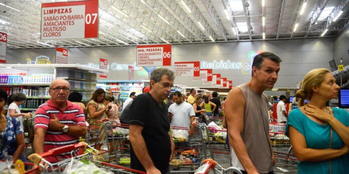 inflacao-desacelera-e-fecha-marco-em-0,56%,-pressionada-por-alimentos