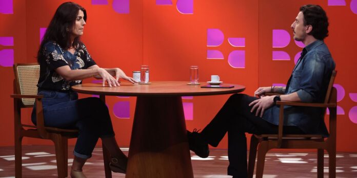 no-dr-com-demori,-manuela-d’avila-aborda-violencia-politica-de-genero