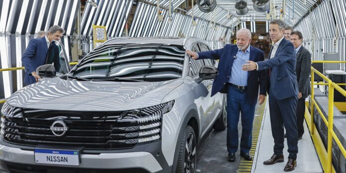 em-fabrica-de-carro,-lula-destaca-aumento-de-investimentos-industriais em-fabrica-de-carro,-lula-destaca-aumento-de-investimentos-industriais