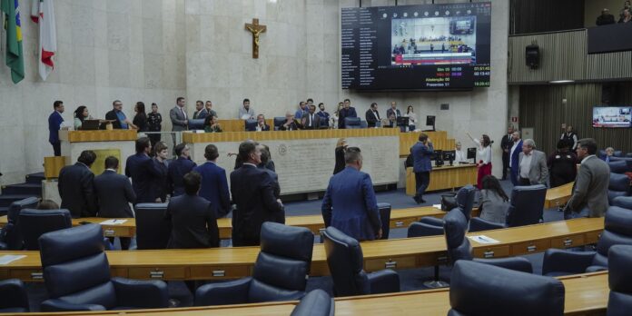 camara-de-sp-aprova-em-1o-turno-reajuste-de-2,6%-de-servidores camara-de-sp-aprova-em-1o-turno-reajuste-de-2,6%-de-servidores