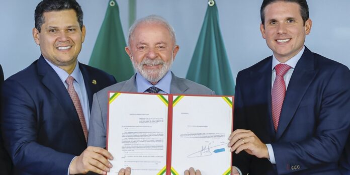 lula-entrega-pec-da-seguranca-publica-para-tramitacao-no-congresso lula-entrega-pec-da-seguranca-publica-para-tramitacao-no-congresso