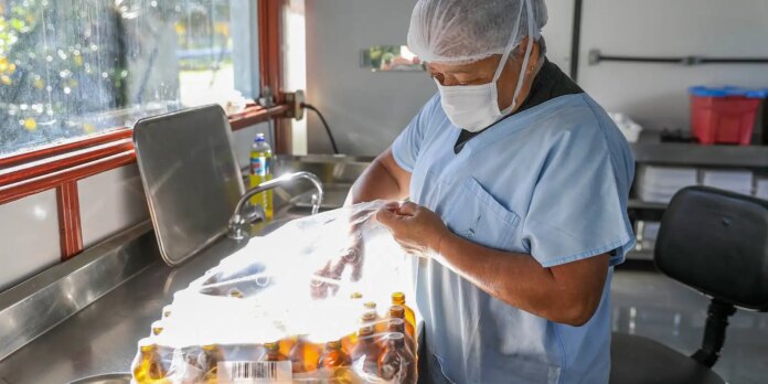df-produz-medicamento-fitoterapico-contra-dor-de-garganta