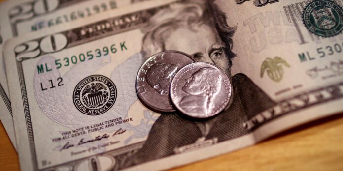 dolar-fica-estavel,-apesar-de-conflito-entre-israel-e-ira dolar-fica-estavel,-apesar-de-conflito-entre-israel-e-ira
