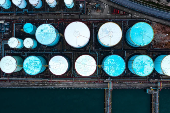 iea-mantem-projecao-de-queda-da-demanda-global-por-petroleo-a-partir-de-2030