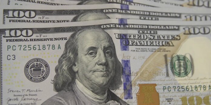 bolsa-bate-recorde,-e-dolar-cai-para-menor-valor-em-mais-de-um-ano