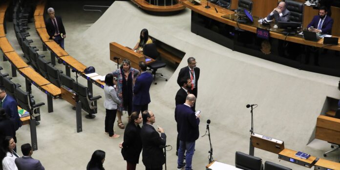 camara-vota-urgencia-de-projeto-que-reduz-beneficios-fiscais-federais camara-vota-urgencia-de-projeto-que-reduz-beneficios-fiscais-federais