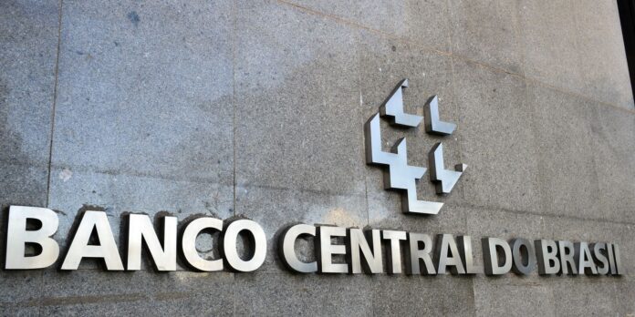 mercado-financeiro-reduz-projecao-de-inflacao-para-5,17%-em-2025