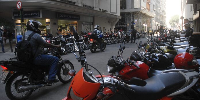 em-dez-anos,-frota-de-motocicletas-cresce-42%-no-pais em-dez-anos,-frota-de-motocicletas-cresce-42%-no-pais