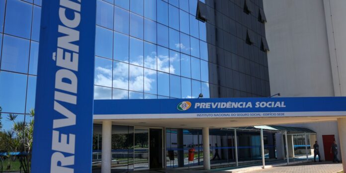 inss-afasta-4-servidores-por-suposta-ligacao-com-descontos-ilegais inss-afasta-4-servidores-por-suposta-ligacao-com-descontos-ilegais