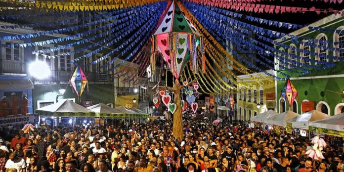 em-22-dias,-transmissao-do-arraia-brasil-atinge-2,4-milhoes-de-pessoas