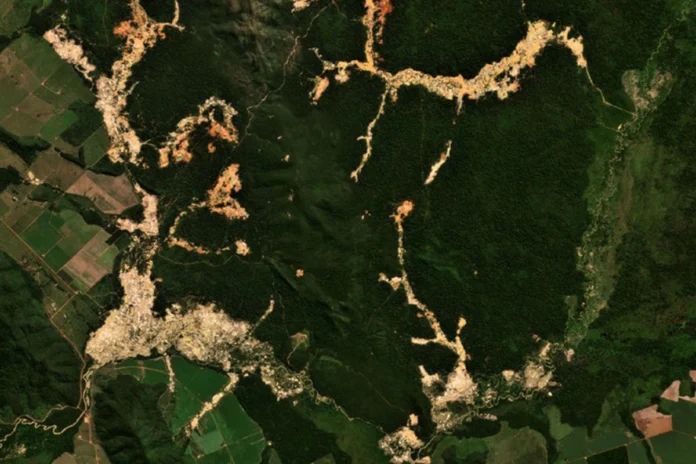 servidores-do-ibama-e-policiais-sao-atacados-por-garimpeiros-na-terra-sarare