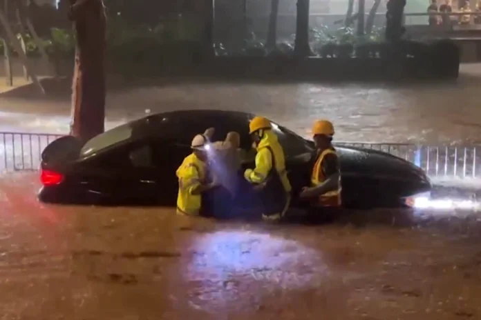 clima-extremo:-hong-kong-registra-chuva-mais-intensa-em-um-seculo clima-extremo:-hong-kong-registra-chuva-mais-intensa-em-um-seculo
