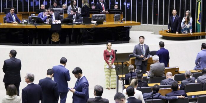 camara-aprova-bonus-para-servidor-do-inss-por-revisao-de-beneficios camara-aprova-bonus-para-servidor-do-inss-por-revisao-de-beneficios