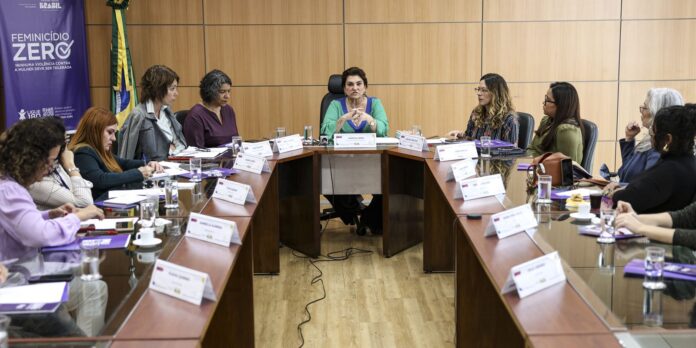 ligue-180-recebe-86-mil-denuncias-de-violencia-contra-mulher-ate-julho ligue-180-recebe-86-mil-denuncias-de-violencia-contra-mulher-ate-julho