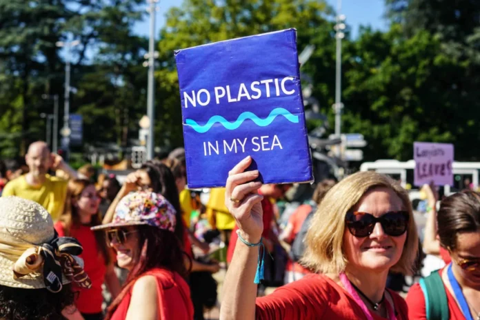 lobistas-da-industria-fossil-ameacam-negociacoes-sobre-tratado-contra-poluicao-plastica lobistas-da-industria-fossil-ameacam-negociacoes-sobre-tratado-contra-poluicao-plastica