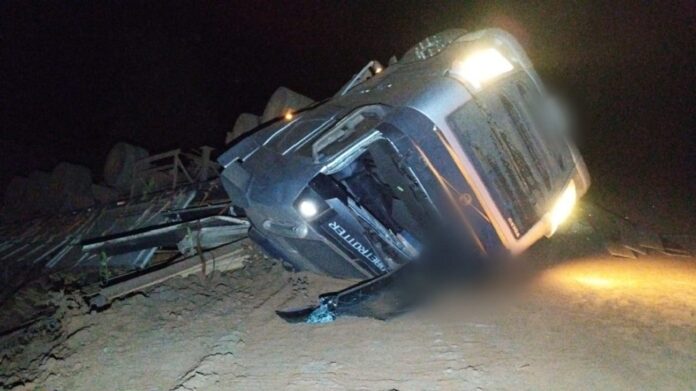 motorista-morre-preso-as-ferragens-apos-caminhao-tombar-em-estrada-na-zona-rural motorista-morre-preso-as-ferragens-apos-caminhao-tombar-em-estrada-na-zona-rural
