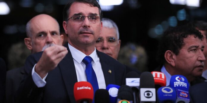 senador-flavio-ataca-moraes-apos-voto-para-condenar-bolsonaro senador-flavio-ataca-moraes-apos-voto-para-condenar-bolsonaro
