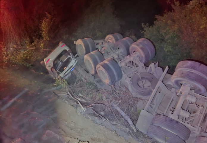 mulher-morre-soterrada-por-soja-apos-carreta-tombar-durante-acidente-na-to-040