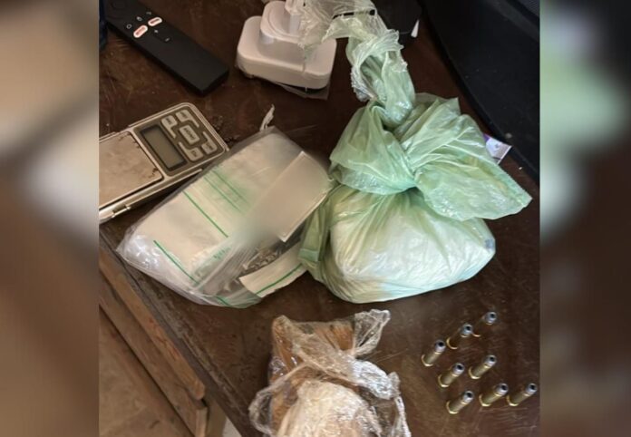 policia-prende-casal-com-10-kg-de-drogas-e-captura-suspeito-de-matar-adolescente