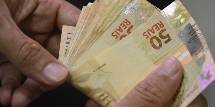 lote-extra-de-r$-1,5-bi-do-abono-salarial-sera-pago-nesta-quarta-feira lote-extra-de-r$-1,5-bi-do-abono-salarial-sera-pago-nesta-quarta-feira