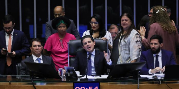camara-aprova-regras-para-julgamentos-do-stf-e-envia-texto-ao-senado
