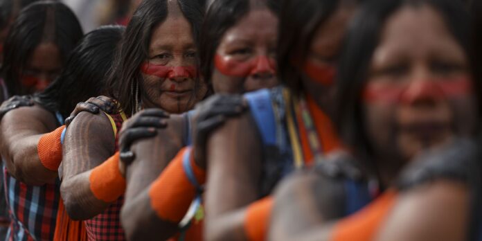 ibge:-391-etnias-indigenas-falam-295-linguas-no-brasil