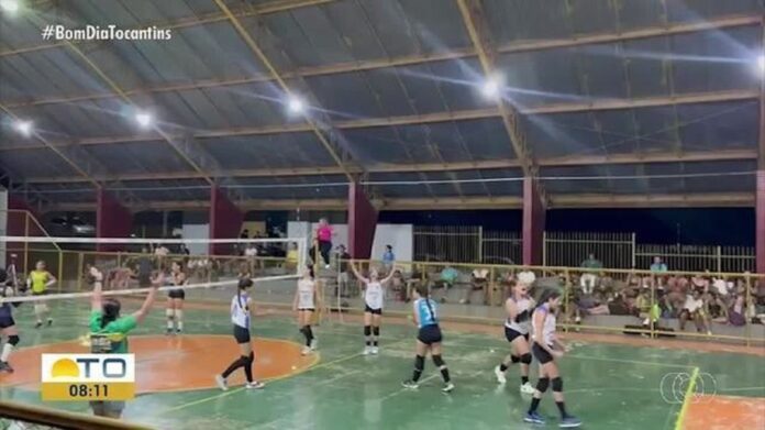 advogado-e-preso-suspeito-de-ofender-atleta-trans-durante-jogo-de-volei advogado-e-preso-suspeito-de-ofender-atleta-trans-durante-jogo-de-volei