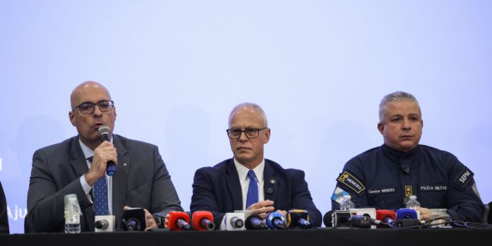 governo-do-rio-estima-119-mortes;-moradores-retiram-corpos-da-mata governo-do-rio-estima-119-mortes;-moradores-retiram-corpos-da-mata