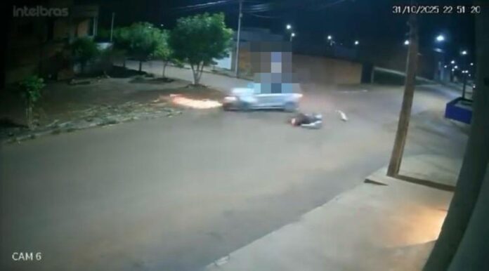 adolescente-de-15-anos-e-arremessado-e-morre-apos-acidente-entre-moto-e-carro;-video