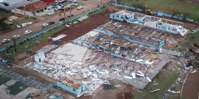 numero-de-feridos-chega-a-750-apos-passagem-de-tornado-pelo-parana