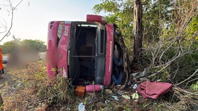 dois-dos-46-passageiros-de-onibus-que-tombou-na-br-230-continuam-internados,-diz-ses