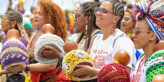 “mete-marcha,-negona”:-artistas-levam-marcha-para-telas-e-palcos “mete-marcha,-negona”:-artistas-levam-marcha-para-telas-e-palcos