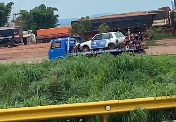 com-multas,-carro-da-prefeitura-e-rebocado-apos-blitz-da-prf-em-colinas-do-tocantins