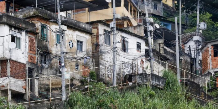 quase-20%-da-populacao-de-favelas-vivem-em-vias-onde-nao-passam-carros quase-20%-da-populacao-de-favelas-vivem-em-vias-onde-nao-passam-carros