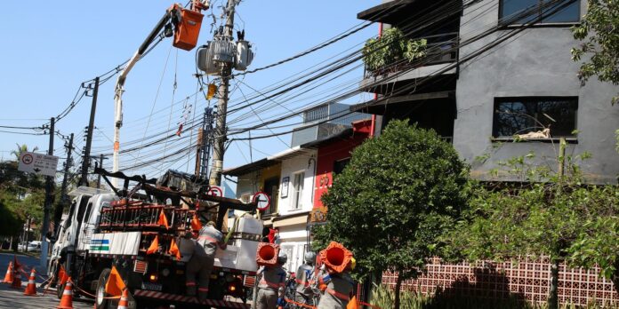 enel-diz-que-fornecimento-de-energia-deve-ser-normalizado-ate-amanha enel-diz-que-fornecimento-de-energia-deve-ser-normalizado-ate-amanha