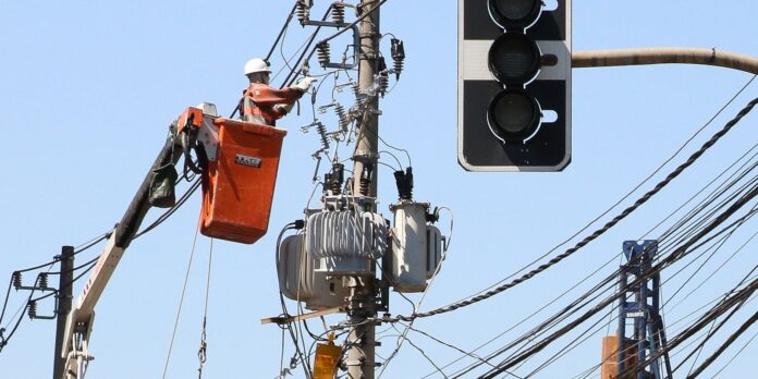 procon-paulistano-multa-enel-em-cerca-de-r$-14,3-milhoes