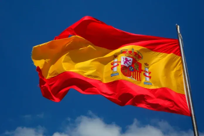 espanha-pede-a-ue-que-nao-adie-banimento-de-motores-a-combustiveis-fosseis espanha-pede-a-ue-que-nao-adie-banimento-de-motores-a-combustiveis-fosseis