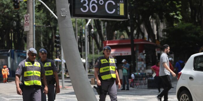 com-calor,-governo-de-sao-paulo-emite-alerta-para-economia-de-agua com-calor,-governo-de-sao-paulo-emite-alerta-para-economia-de-agua