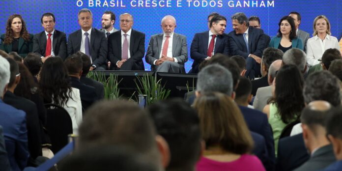 lula-cria-comite-gestor-e-lanca-plataforma-da-reforma-tributaria lula-cria-comite-gestor-e-lanca-plataforma-da-reforma-tributaria