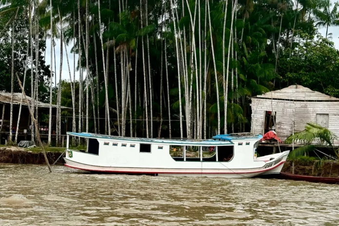 indigenas-e-ribeirinhos-criticam-petrobras-por-vazamento-na-foz-do-amazonas
