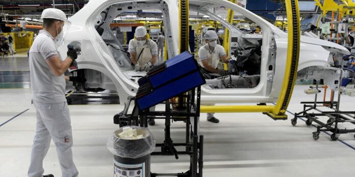juros-altos-travam-credito-para-80%-das-industrias,-revela-pesquisa