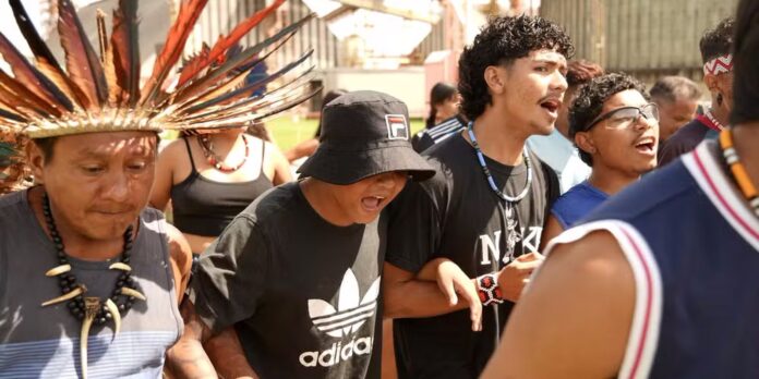 santarem:-indigenas-protestam-contra-desestatizacao-de-hidrovias santarem:-indigenas-protestam-contra-desestatizacao-de-hidrovias