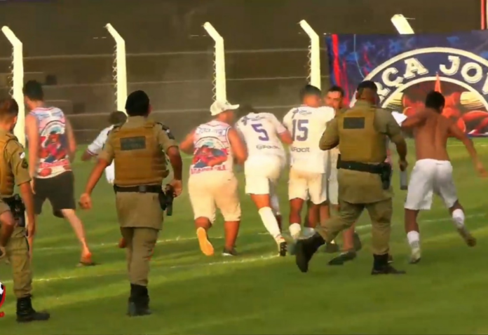 partida-no-campeonato-tocantinense-tem-invasao-e-agressao-contra-jogadores