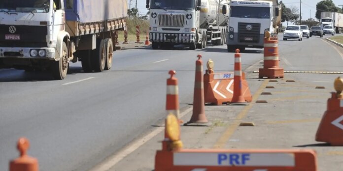 prf:-quase-44%-das-mortes-nas-estradas-envolvem-veiculos-de-carga