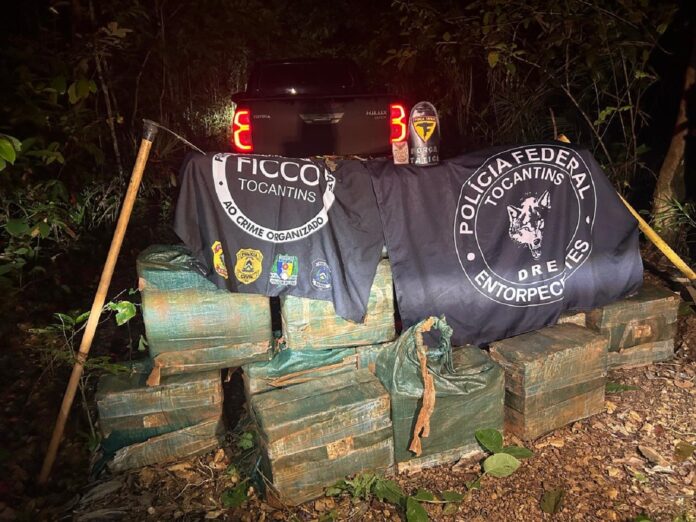 policia-encontra-500-kg-de-cocaina-enterrados-apos-apreensao-de-aviao-em-duere